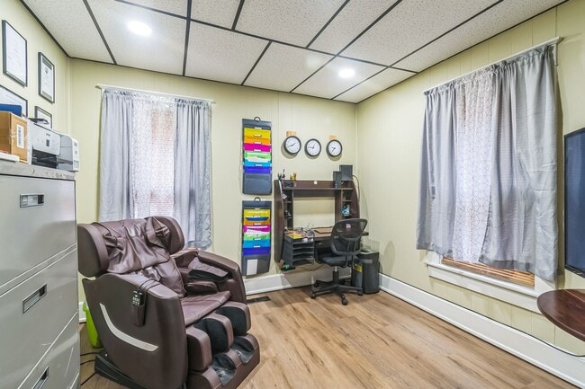 Building Photo - Charming 3BR House in Fostoria