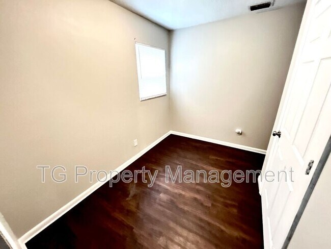 Building Photo - 8214 Herlong Rd