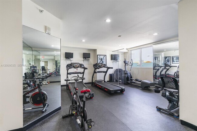 Building Photo - 2400 SW 27th Ave