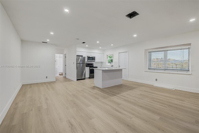Primary Photo - 1621 NW 8th Ave