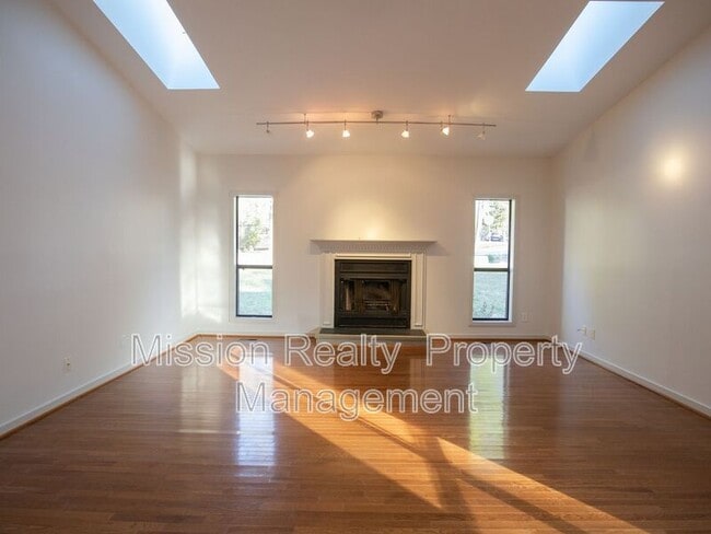 Building Photo - 1037 Mansfield Crossing Rd