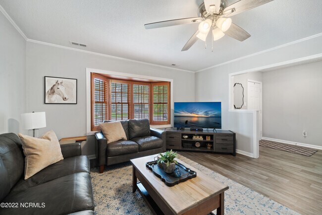 Building Photo - 805 Deblea Ct