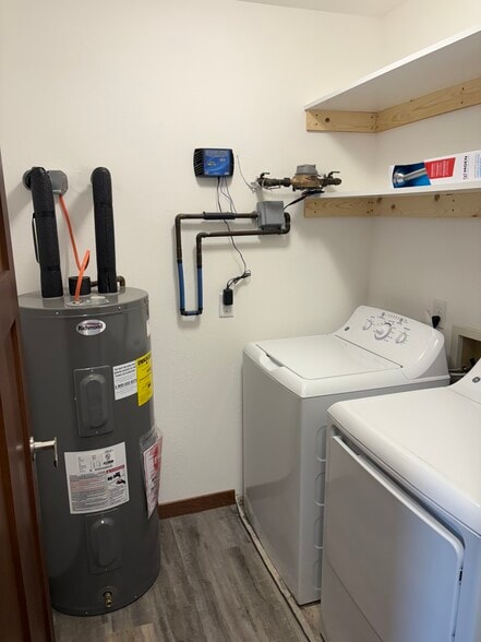 In Unit Laundry - 803 Meadowview Ln