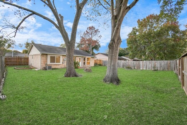 Building Photo - 17107 Amber Ridge Dr
