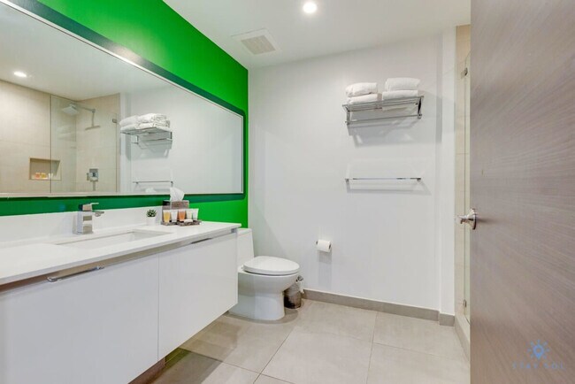 Building Photo - 777 N Ocean Dr