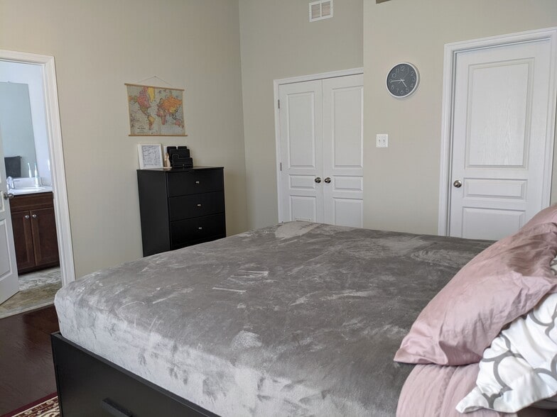 Building Photo - 2611 Bradish Ln