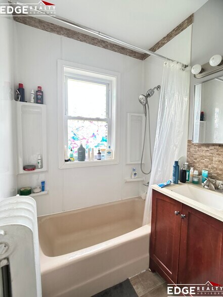 Building Photo - 36 Elmira St