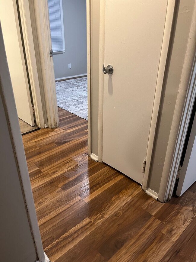 Building Photo - 2022 Rhode Island Ct.