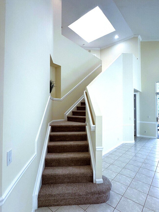 Building Photo - 7690 Hummingbird Ct