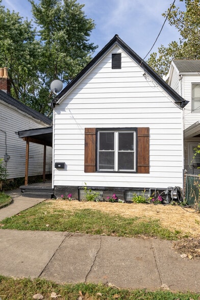 Front of the House - 106 Ward Ave