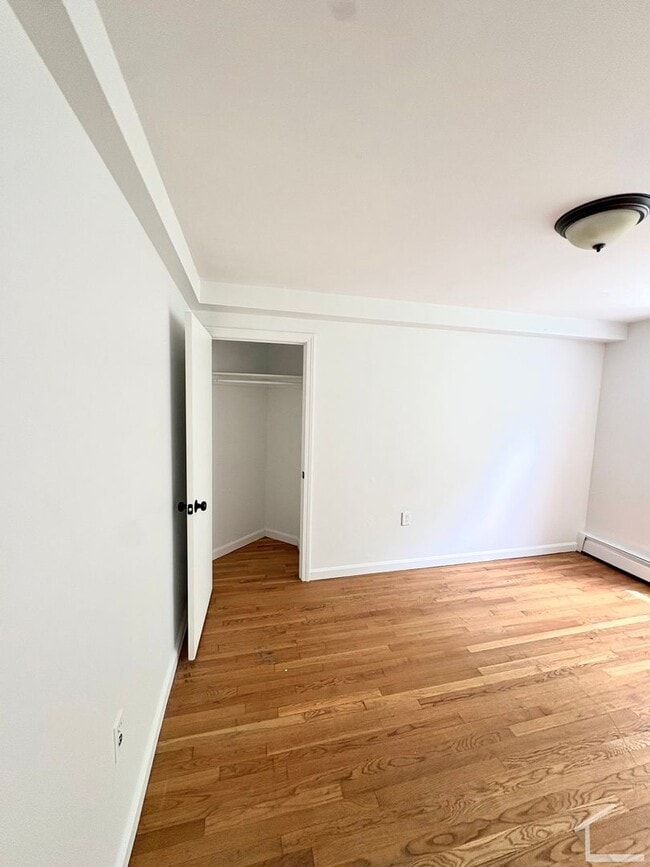 Building Photo - 2 bed in Brighton