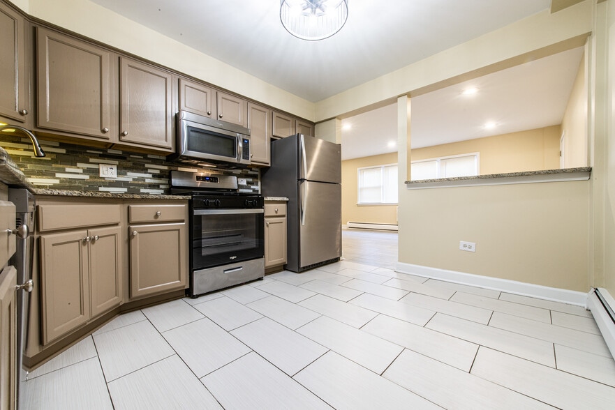 Building Photo - 3804 N Harlem Ave