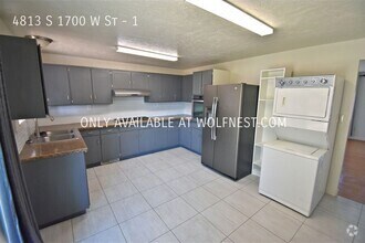 Building Photo - Stunning 2 Bed Riverdale Top Floor Unit! N...