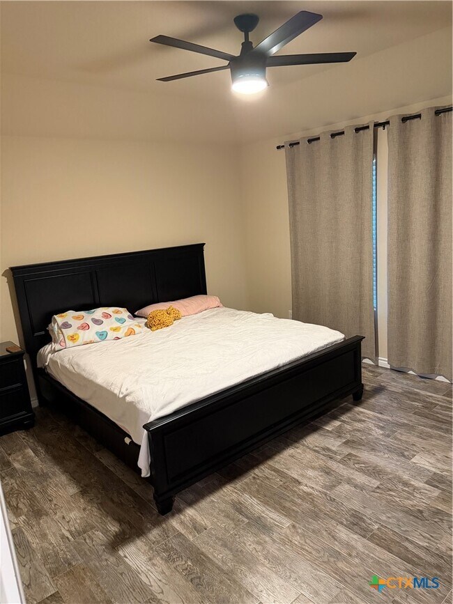 Building Photo - 2059 Chelsea Grv
