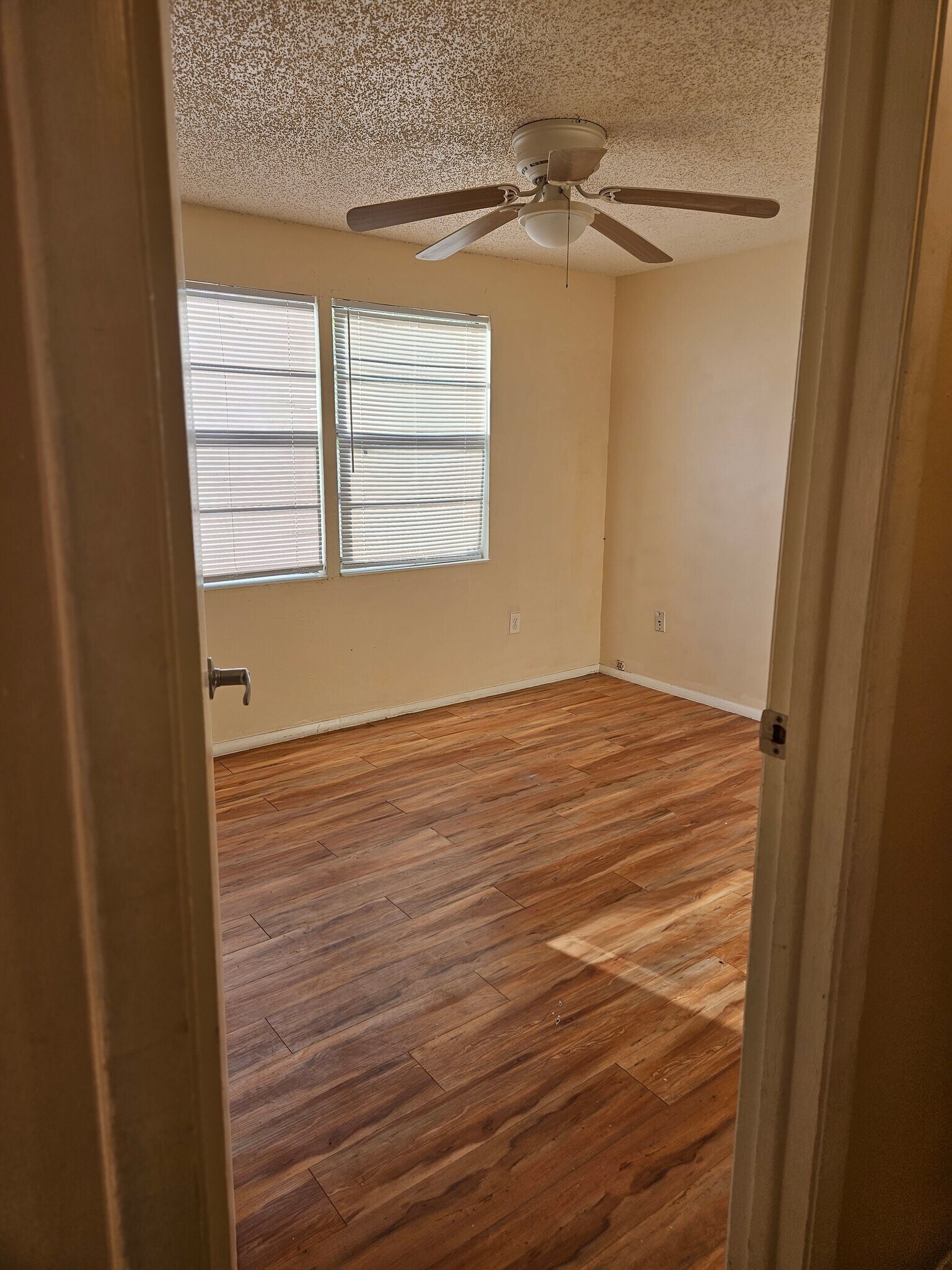 Building Photo - 129 Camphor Cir