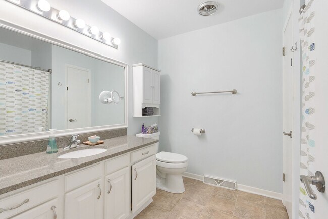 Building Photo - 313 Walnut Grove Dr