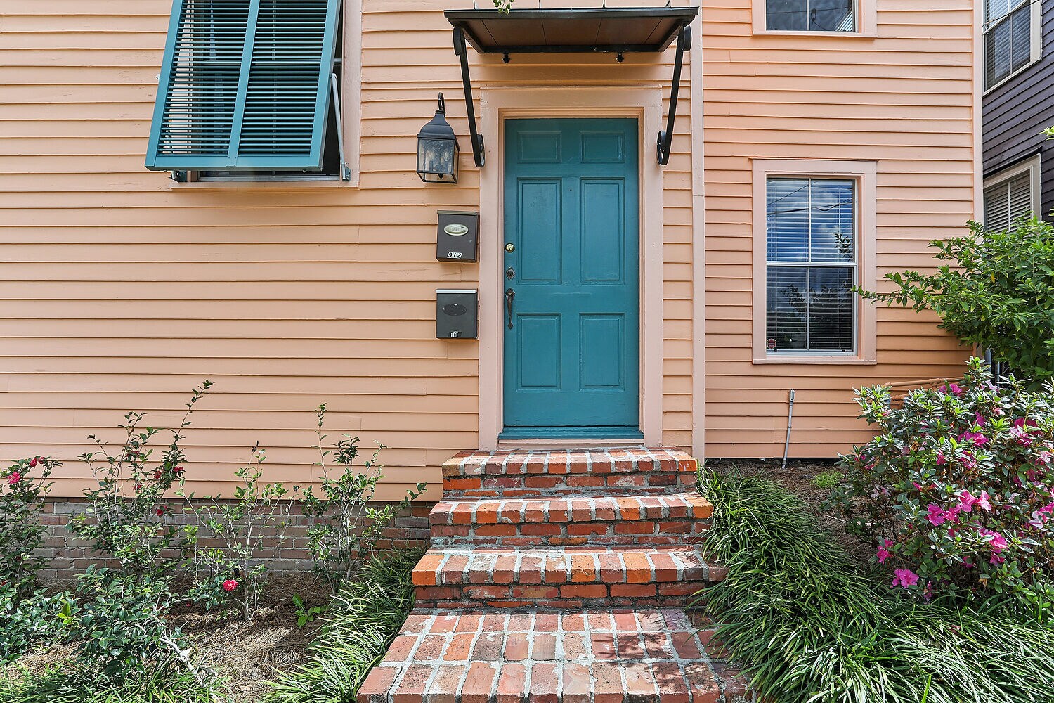 Building Photo - 912 N 6th St