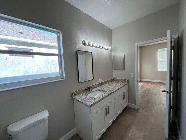 Building Photo - 9433 Candice Ct