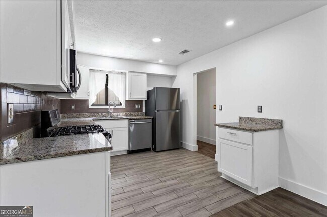 Building Photo - 140 Grayland Creek Dr