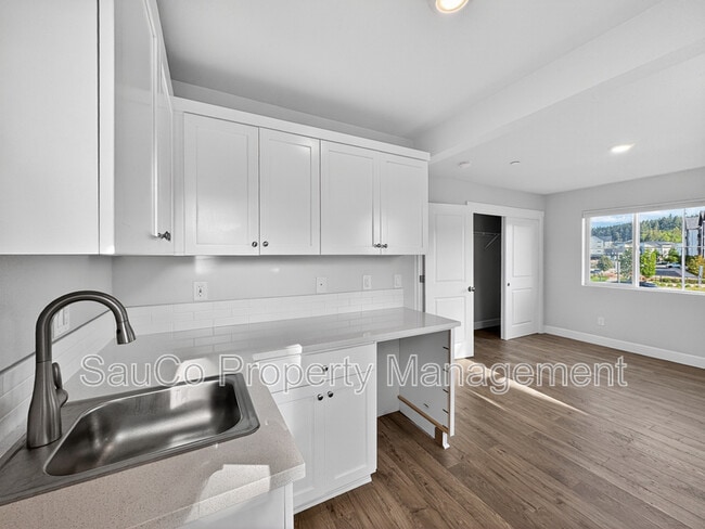 Building Photo - 17022 SW Lemongrass Ln