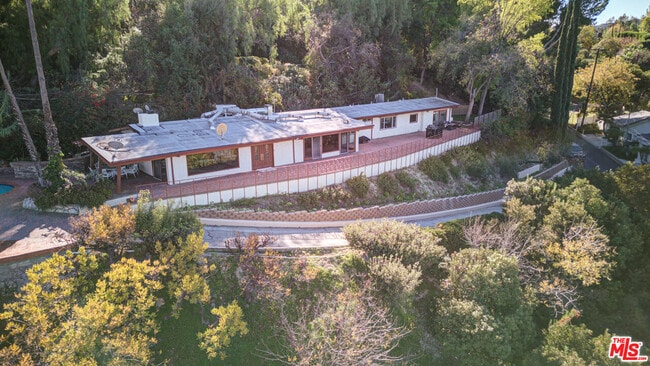 Building Photo - 4520 Gable Dr