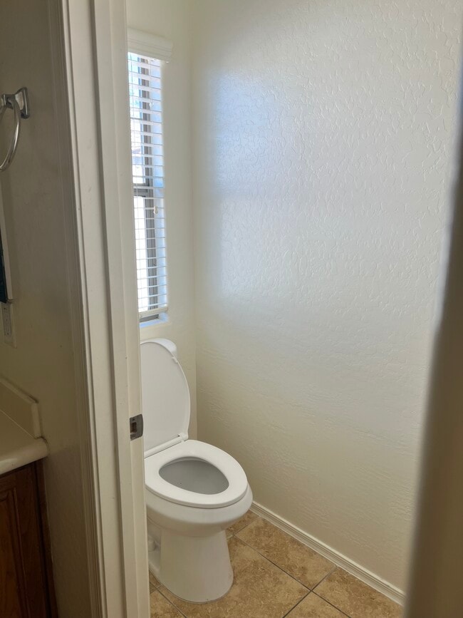 Building Photo - 14072 W Country Gables Dr