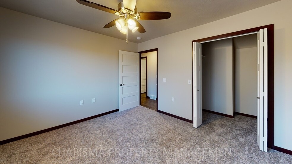 Building Photo - 1427 Kayla Pl