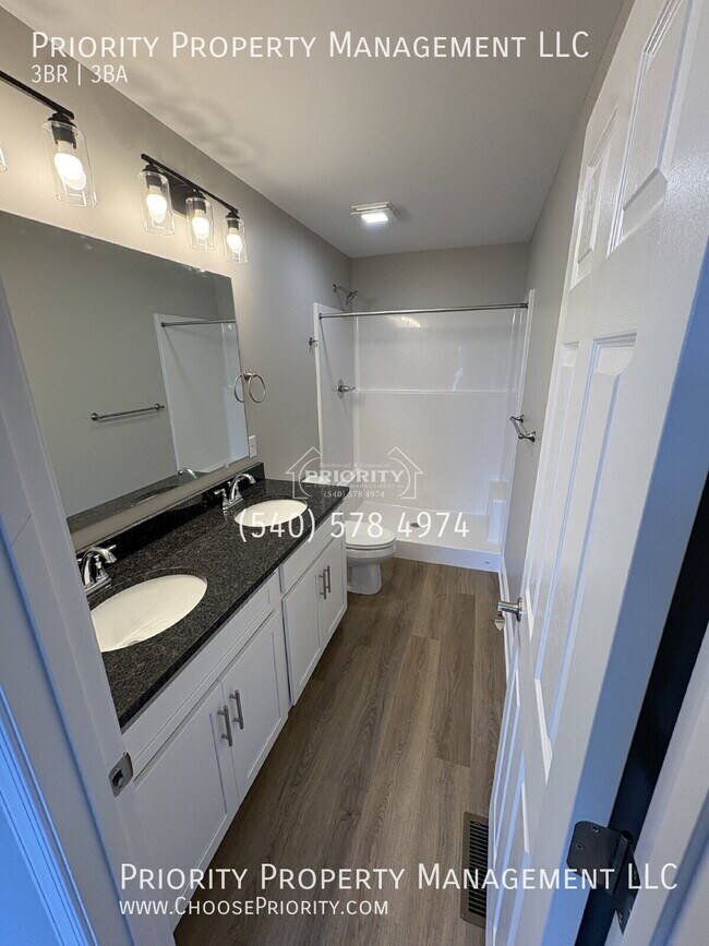 Building Photo - 751 Zephyr Dr
