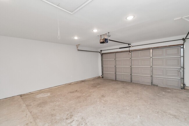 Building Photo - 3523 Colleen Woods Cir