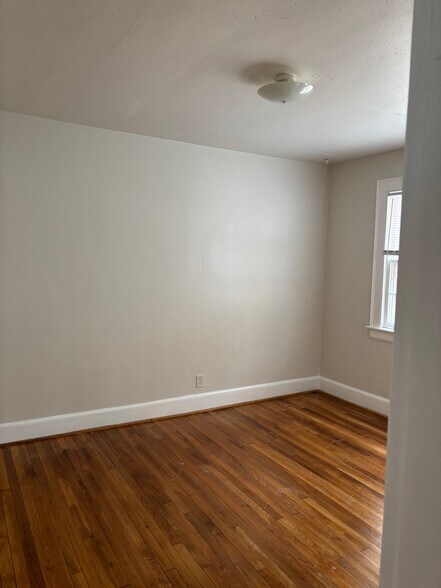 Building Photo - 130 Riverview Ave