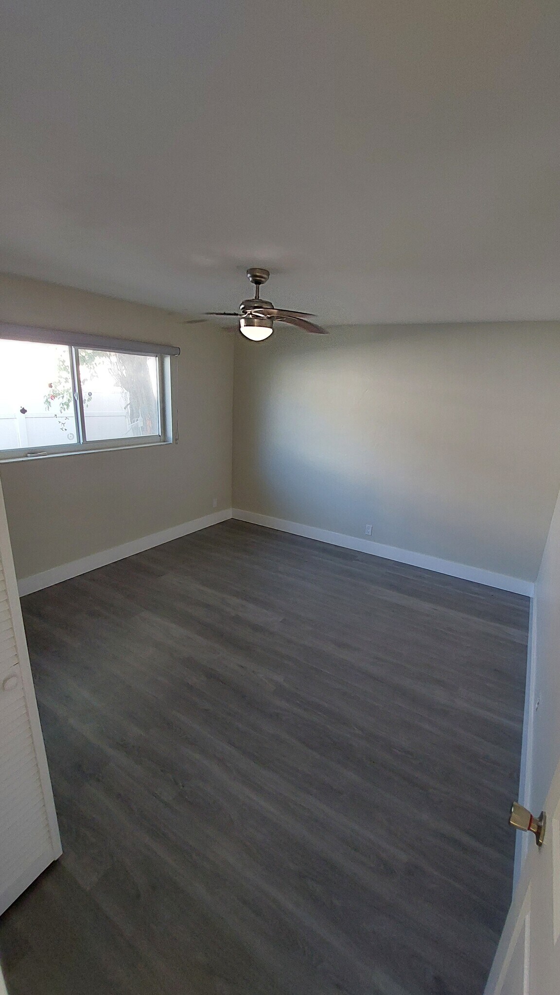 Building Photo - 2312 Van Buren St