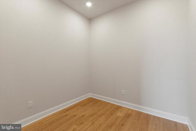 Building Photo - 2143 E Lehigh Ave