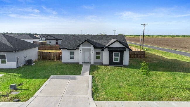 Primary Photo - BRAND NEW HOMES FOR LEASE IN MERCEDES! 3BD...