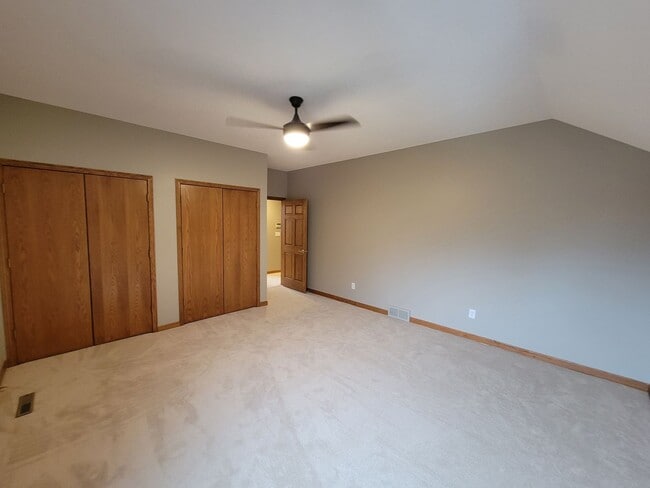 Building Photo - Upscale and Spacious Cedar Falls House for...