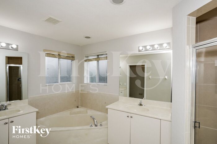 Building Photo - 10223 SW 227th Ln