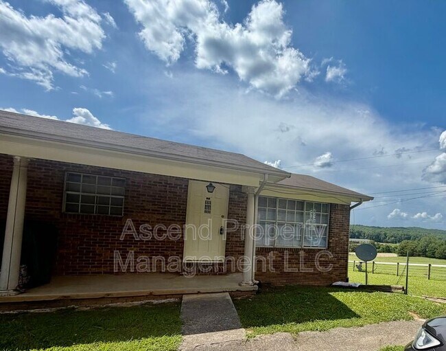 Building Photo - 582 Withrow Rd