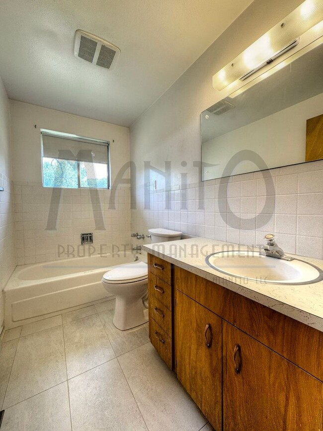 Building Photo - Spokane Valley Duplex
