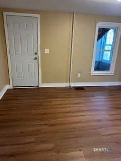 Building Photo - 240 Scott St