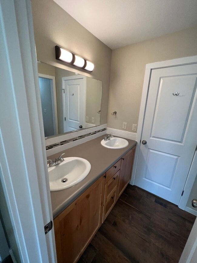 Building Photo - Newly Built 3 Bedroom 2 Bath