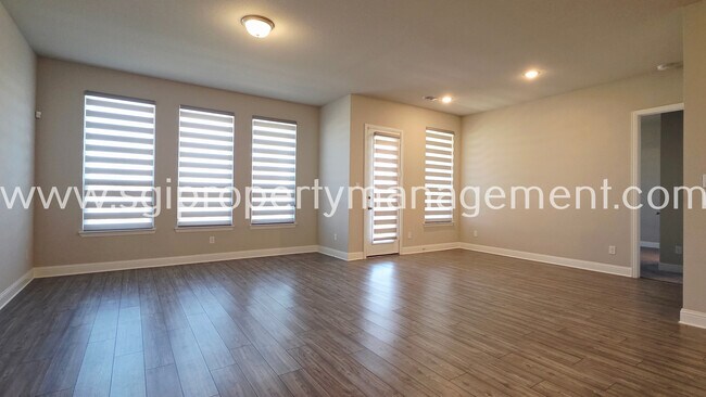 Building Photo - 1922 Renwick Dr