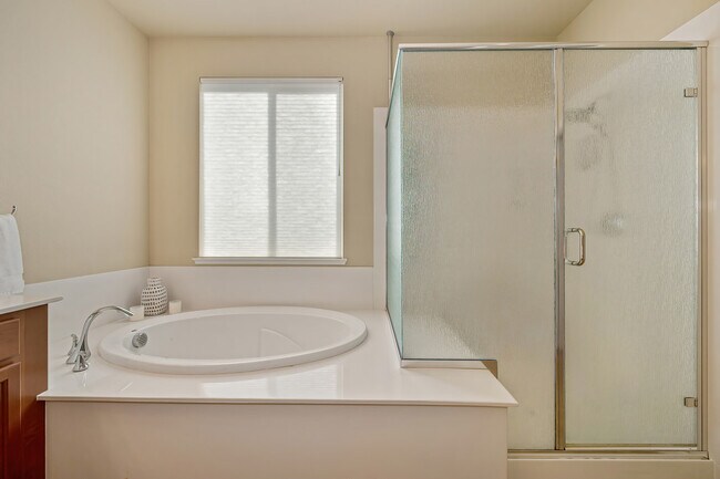 Building Photo - 4097 Southampton St