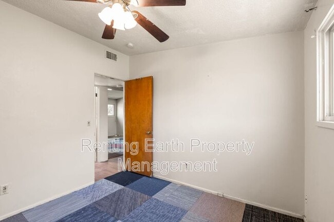 Building Photo - 6452 Evergreen Blvd