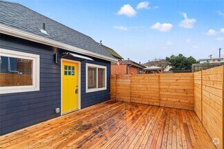 Building Photo - Beautiful 2 bd 1 ba home near restaurants,...