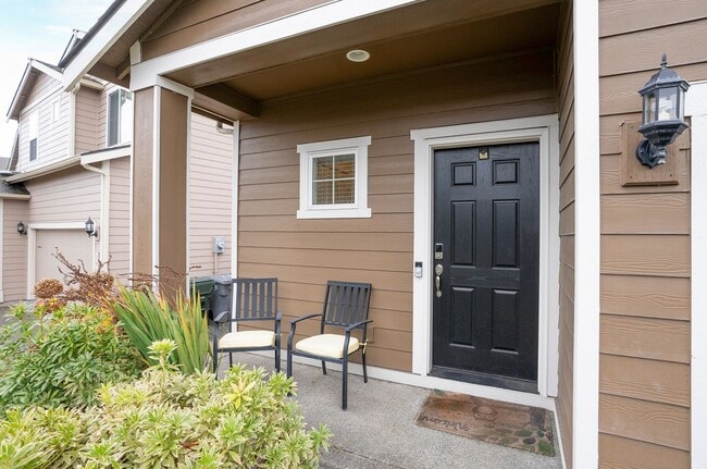 Building Photo - Welcome to Ridgeview Estates – Spacious Home with a Fenced Yard!