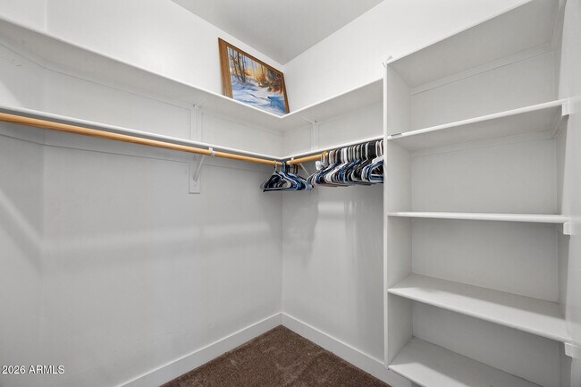 Building Photo - 945 E Playa Del Norte Dr