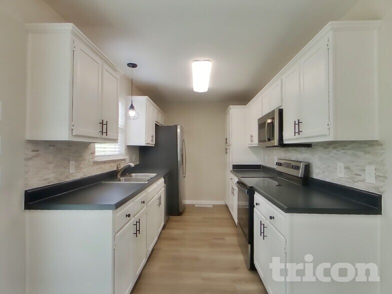 Building Photo - 116 Cimmaron Dr