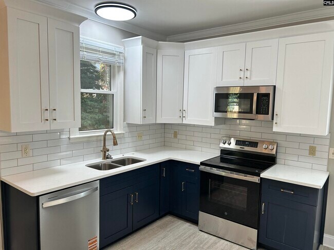 Building Photo - 305 Dean Hall Ln