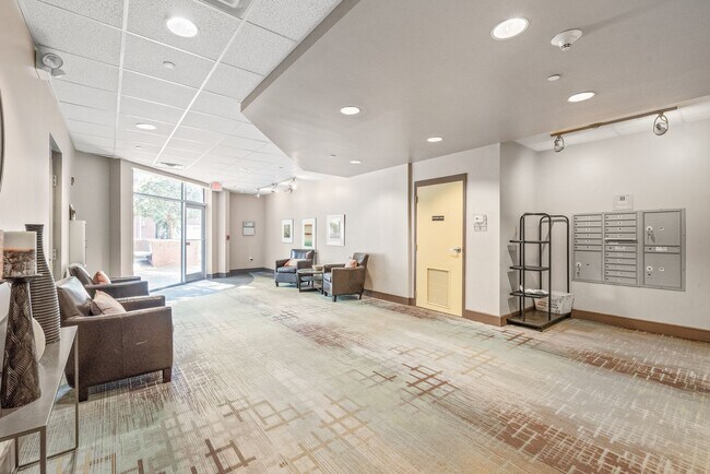 Building Photo - (Coming Soon) 1 Bedroom Condo In Southend with garage