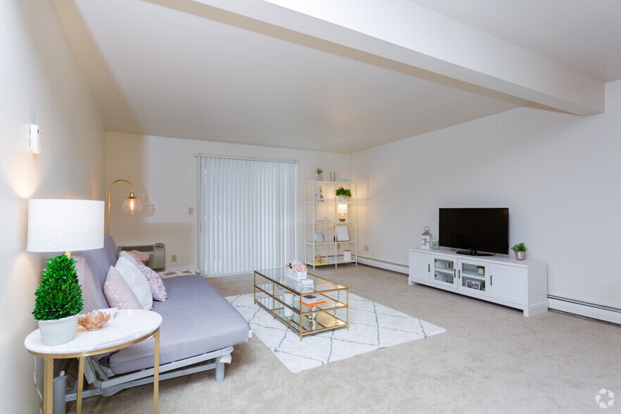 Apple Valley Apartments and Townhomes w159n8378 Apple Valley Dr