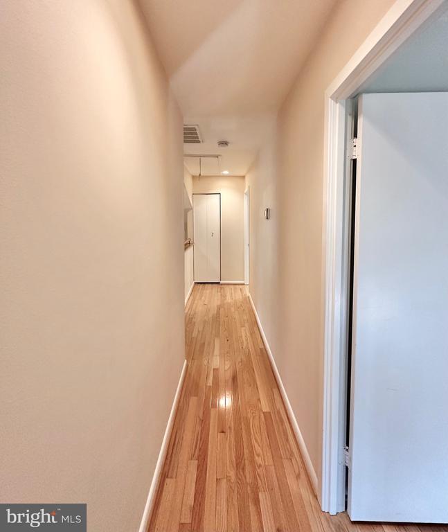 Building Photo - 2021 Lakebreeze Way
